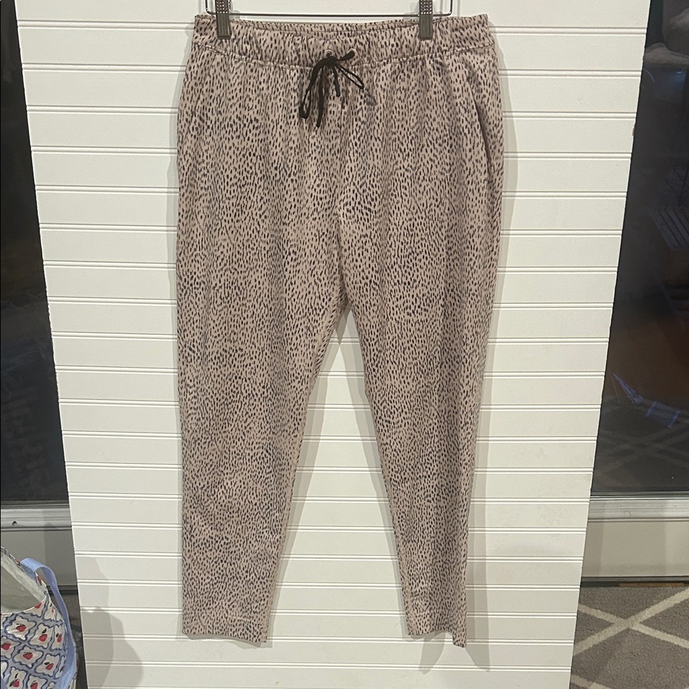 Lululemon Graphic Cropped Workout Pant Sz 6